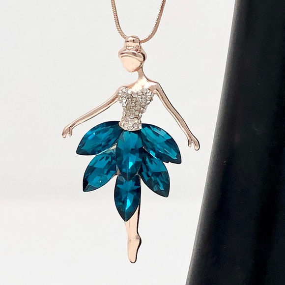 Jewelry - NWOT dancer on long rose goldtone snake chain